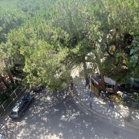 Sea View Apartments *